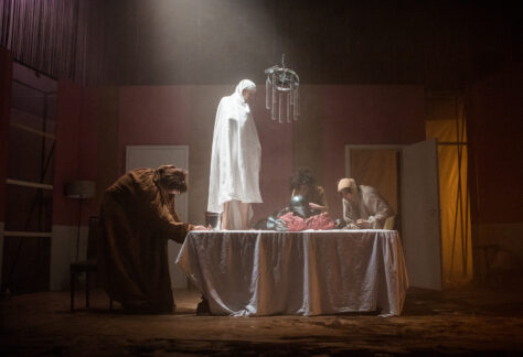 100 millions qui tombent - crédit photo Oscar Chevillard