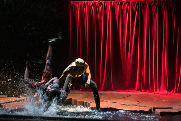 TROPIQUE DE LA VIOLENCE texte Natacha Appanah mise en scene Alexandre Zeff au theatre de la Cite Internationale
Avec : Mia Delmae, Thomas Durand, Koffi Kwahule, Mexianu Medenou, Alexis Tieno