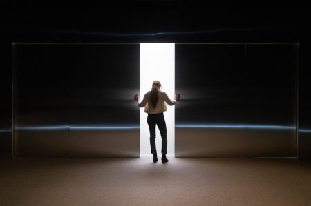 Girls and Boys texte de Dennis Kelly, traduction Philippe Le Moine, mise en scene Chloe Dabert scenographie, video Pierre Nouvel, lumieres Nicolas Marie, son Lucas Lelievre, costume Marie La Rocca a La Comedie de Reims du 11 au 20 mars 2020 puis au Theatre du Rond Point du 21 avril au 17 mai 2020.Avec : Benedicte Cerutti