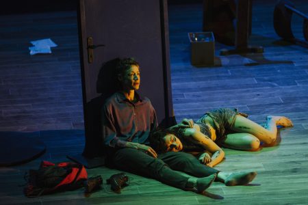 France, Vitry-sur-Seine, 2023-11-22. Le spectacle Jeanne, mis en scène par Yan Allegret, est acceuilli en co-création à Vitry-sur-Seine par le Théâtre Jean Vilar et le Nouveau Gare au Théâtre. Photographie de Denis Meyer / Hans Lucas.